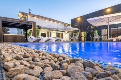 אחוזת לונר 16