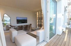 פנטהאוז AH 42 9