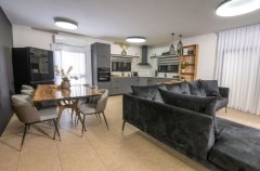 וילה פלואולס 17