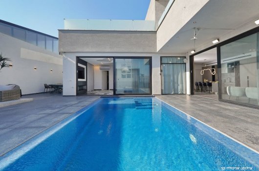 וילה אריאה גולד